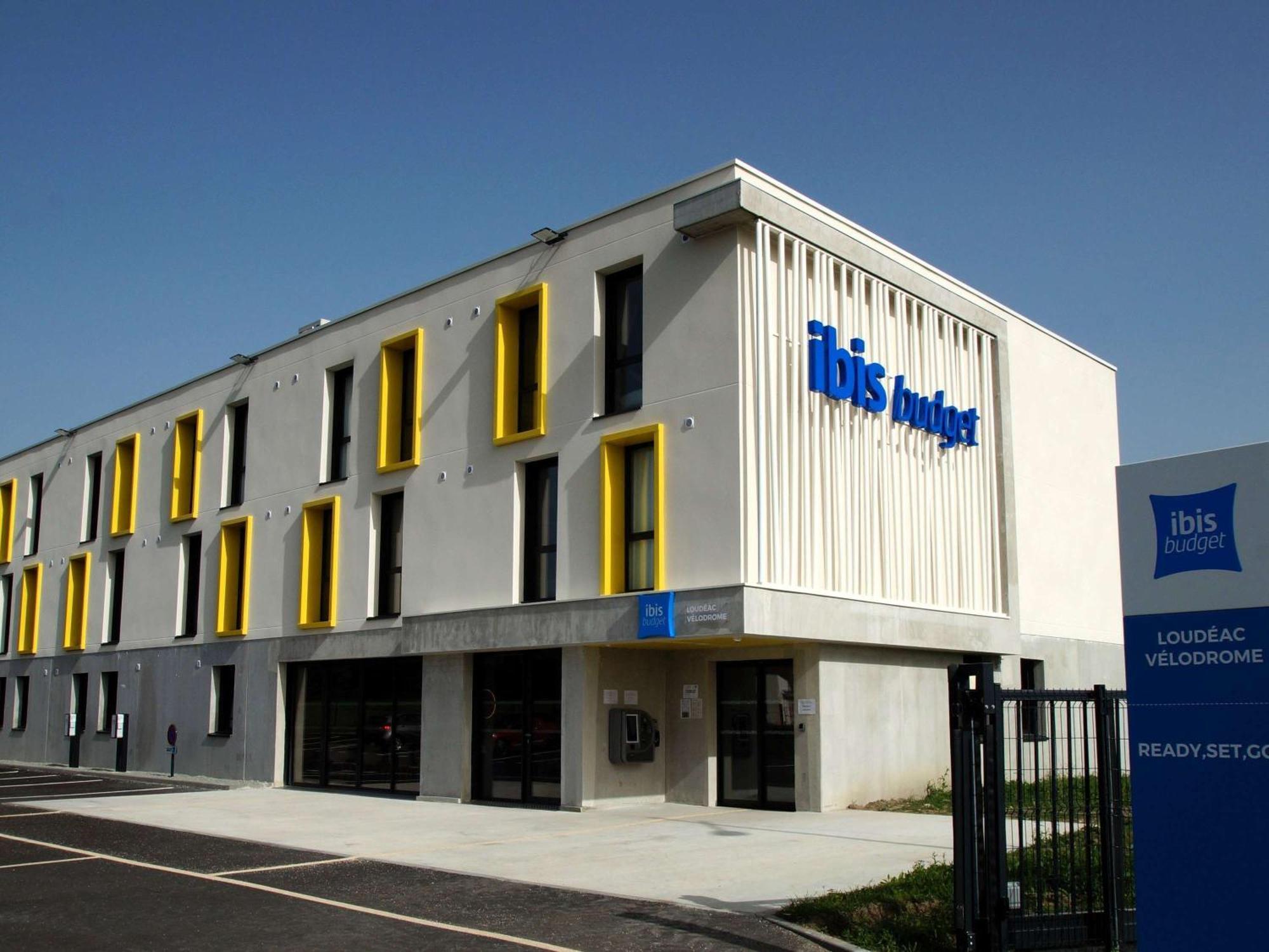 Ibis Budget Loudeac Velodrome Extérieur photo